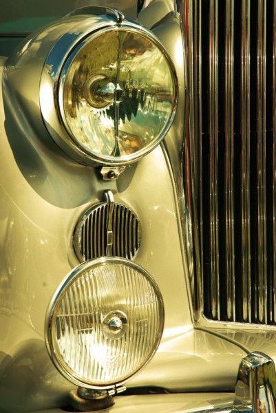Feu de Bentley à l'exposition de voitures anciennes de Crisenoy