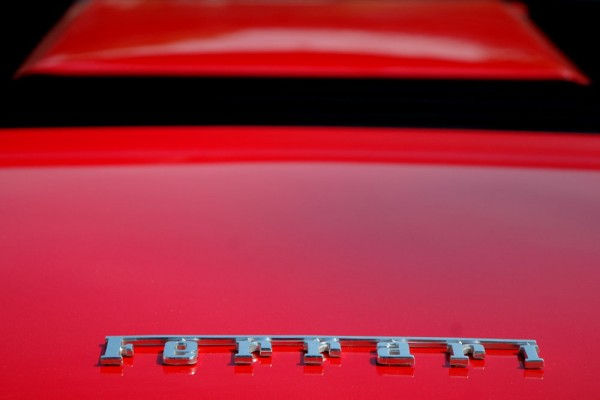 Ferrari rouge à la 16 ème expomobile de la jardinerie Laplace