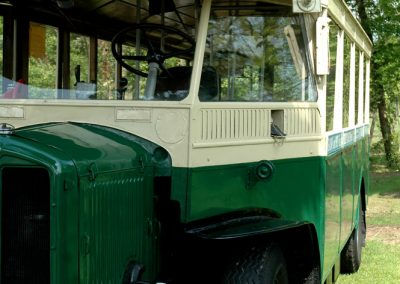 Bus de l'Amtuir à la 16 ème expomobile de la jardinerie Laplace