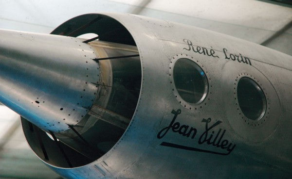 Détail de carrosserie d'avion au musée d e l'air et de l'espace