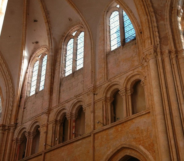 Couleurs à l'glise Catholique Collégiale St Quiriace