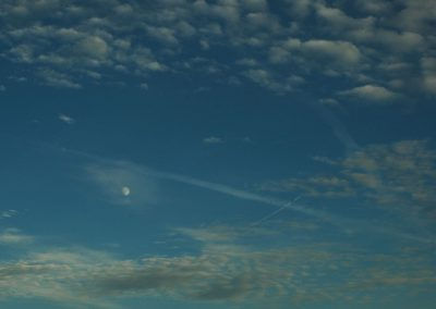 Lune et avion au dessus de Corbigny