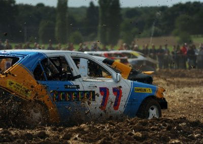 Stock Car ou l'art de détruire des voitures en s'amusant !