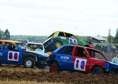 Stock Car ou l'art de détruire des voitures en s'amusant !