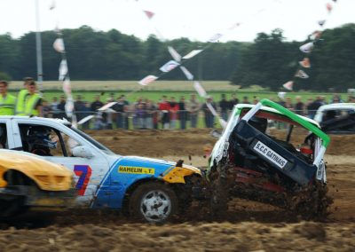 Stock Car ou l'art de détruire des voitures en s'amusant !