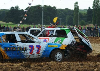 Stock Car ou l'art de détruire des voitures en s'amusant !