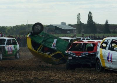 Stock Car ou l'art de détruire des voitures en s'amusant !