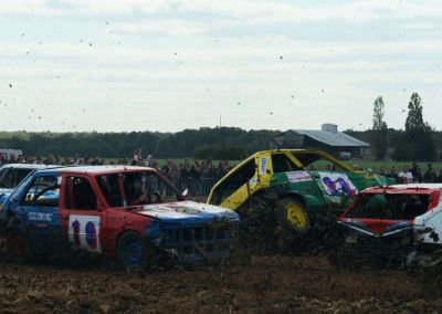 Stock Car ou l'art de détruire des voitures en s'amusant !