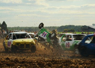 Stock Car ou l'art de détruire des voitures en s'amusant !