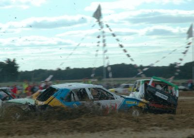 Stock Car ou l'art de détruire des voitures en s'amusant !