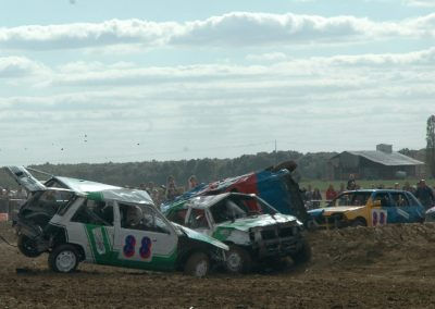 Stock Car ou l'art de détruire des voitures en s'amusant !