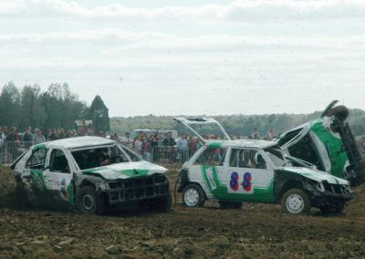 Stock Car ou l'art de détruire des voitures en s'amusant !