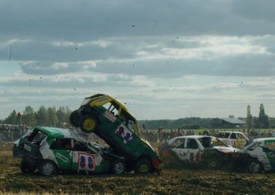 Stock Car ou l'art de détruire des voitures en s'amusant !