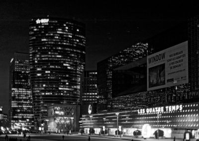 Photo à la Défense de nuit